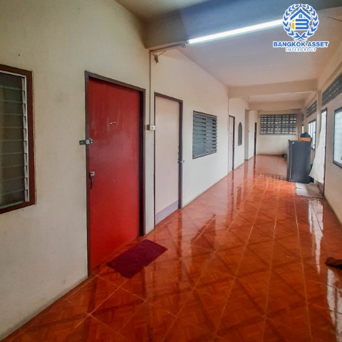 *****บ้านเดี่ยว 3 ชั้นมือสอง ในซอยเอกชัย135 เอกชัย เนื้อที่กว้างขวางมากถึง 74.10 ตร.ว. ฟังก์ชัน 8 ห้องนอน 7 ห้องน้ำ ที่จอดรถ 2 คัน พื้นที่ใช้สอยกว้างขวาง สามารถทำเป็นโฮมออฟฟิศได้ ทำเลดีเดินทางสะดวกสบาย เชื่อมต่อ ใกล้รถไฟฟ้าสายสีน้ำเงิน "สถานีหลักสอง" จองเลย!